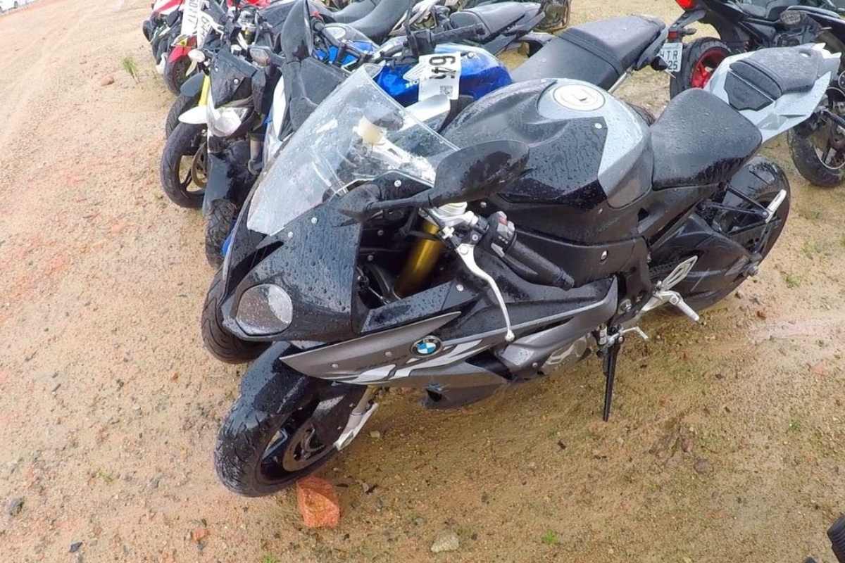 Motos de leilão batidas